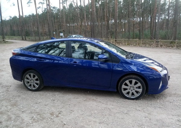 Toyota Prius cena 53500 przebieg: 263500, rok produkcji 2016 z Skierniewice małe 232